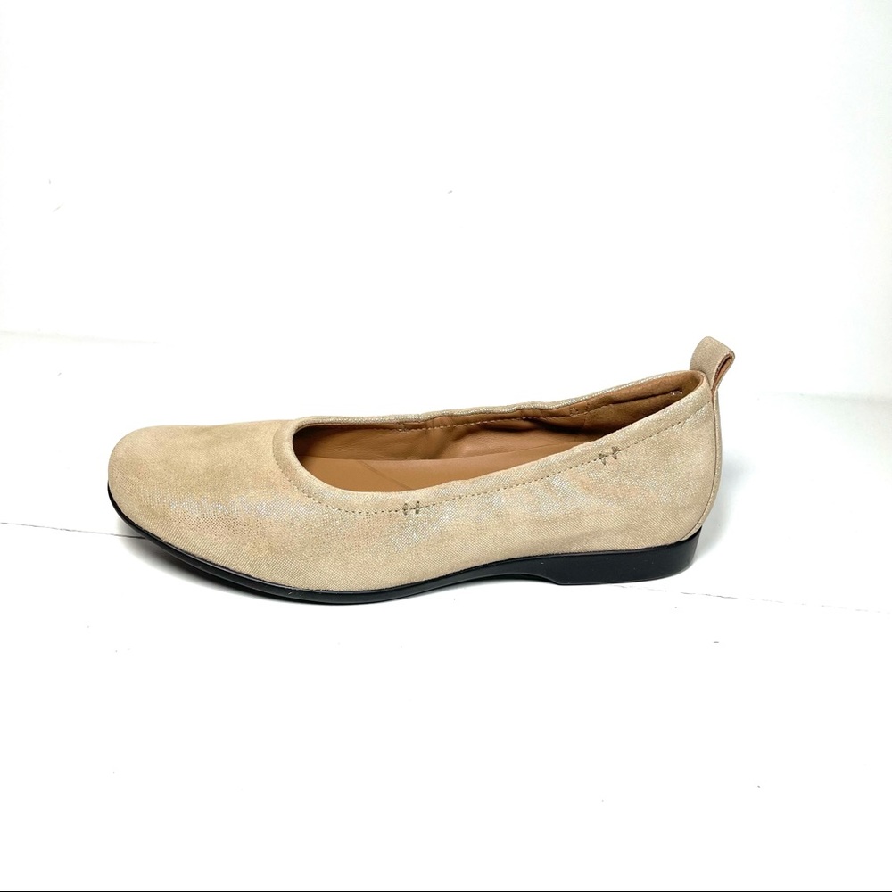 Clarks Unstructured Ballet Flats Women’s Size 7.5 M Gold Leather Metallic.‎